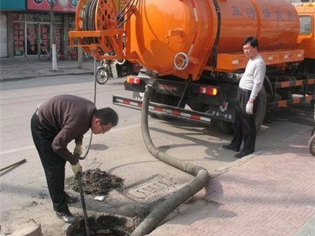 乌恰清掏化粪池,健康生活从这里开始